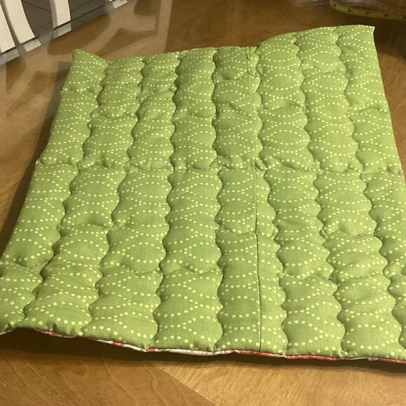 NWOT. Hand Crafted Quilted Reversible Quilt & Pillow Set - Picture 6 of 7